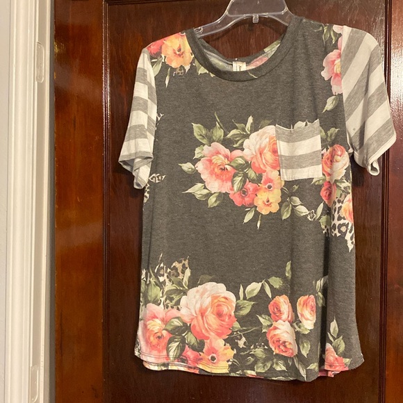 Now and forever short sleeve top - Picture 1 of 6